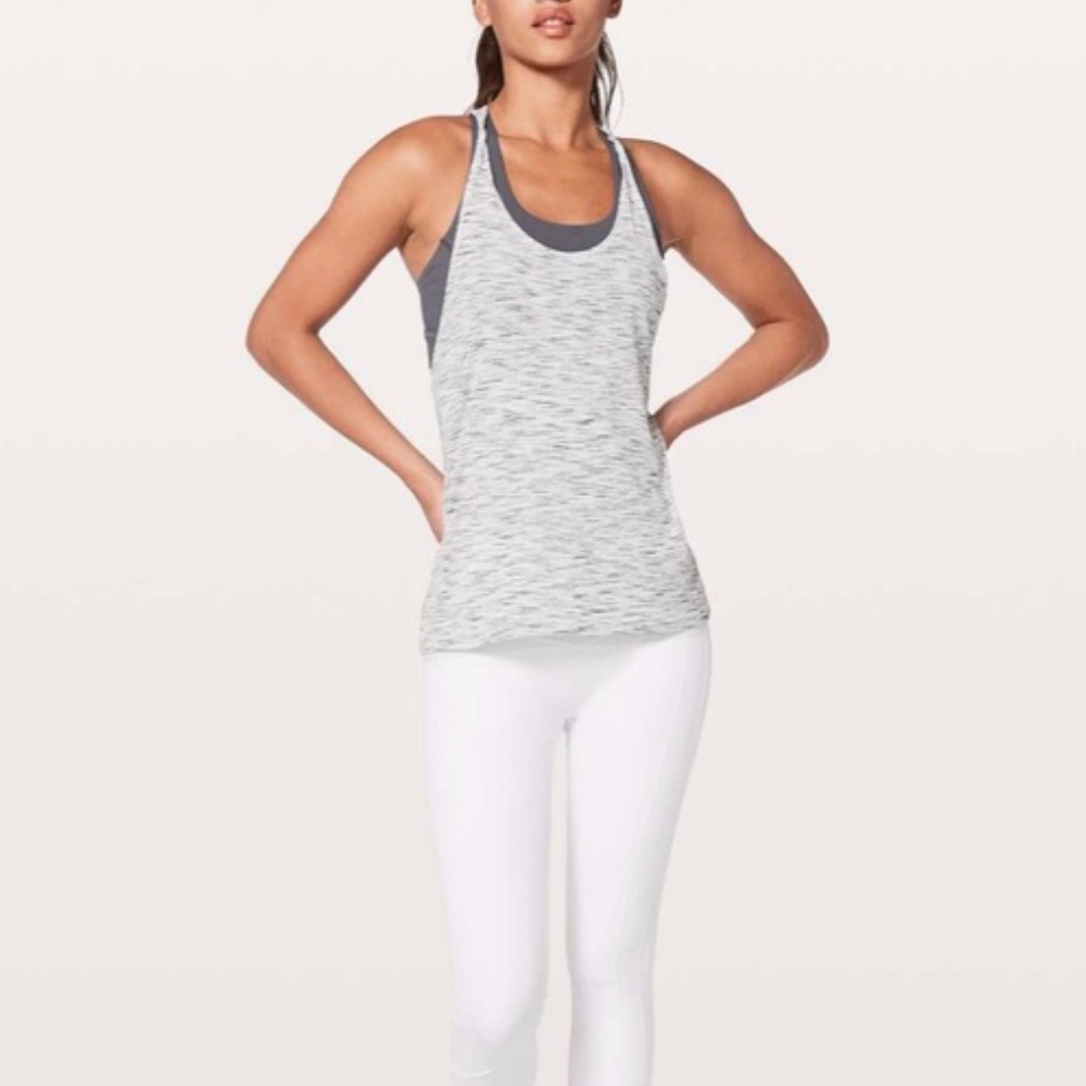 Lululemon Twist & Toil Tank
Tiger Space Dye Black White / Nebula Size 6